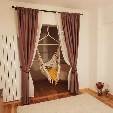 Апартаменты Meg's Cozy Брашов